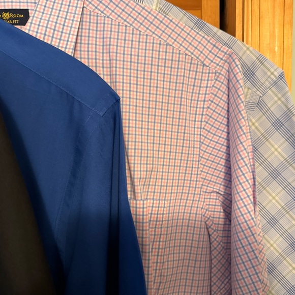 Men’s Short Sleeve dress shirts - Picture 2 of 3